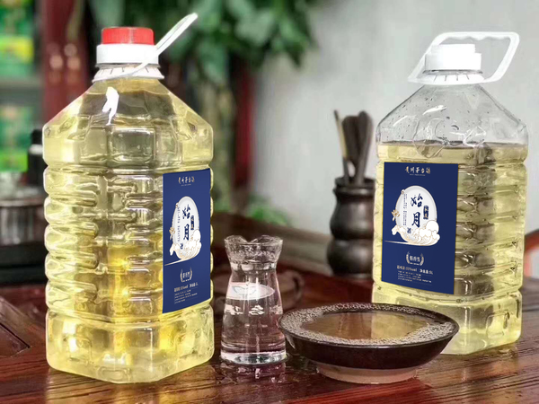 酒名叫月亮是什么酒(月光酒是什么酒)