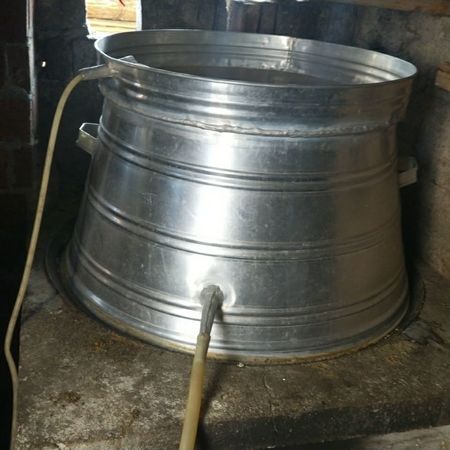 大型白酒蒸餾(大型白酒蒸餾鍋的合理尺寸)
