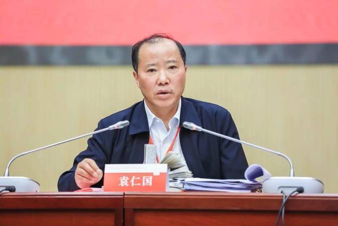 楊佳鑫茅臺(tái)董事長(楊佳鑫茅臺(tái)董事長簡歷)
