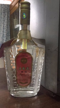 52度黃金色五糧液(黃金色五糧液52度價格)