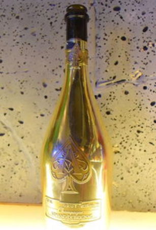 酒吧黑桃a洋酒多少錢一瓶(黑桃a洋酒在酒吧多少錢一瓶)