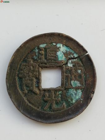 39道光黃袍多少錢(39度道光二五黃袍價格)