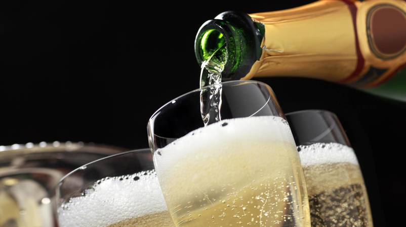 香檳代酒溫度多少為標準(香檳酒多少度?)