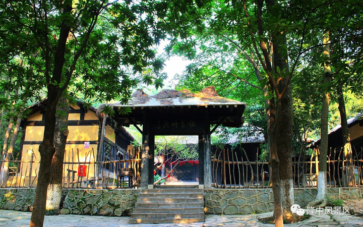 臥龍草廬對酒價格木箱兩瓶裝(臥龍草廬對酒價格木箱兩瓶裝)