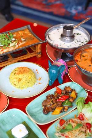 泰國(guó)菜配什么酒比較好(泰國(guó)菜搭配什么酒)